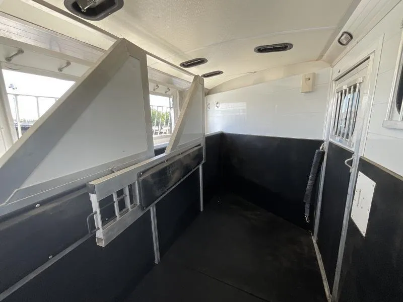 2005 Jamco 4 Horse Gooseneck Trailer - Image 10