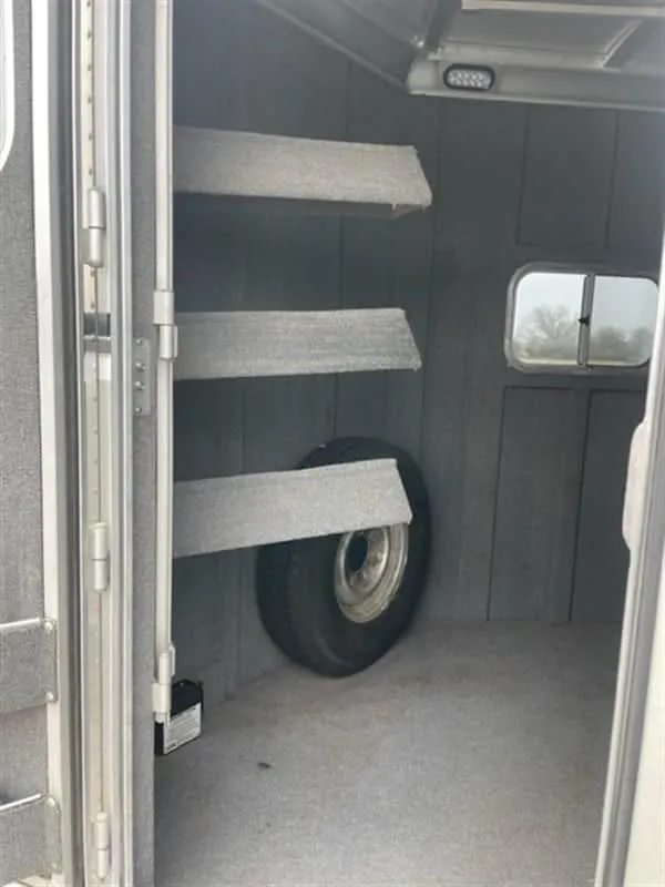 1999 Elite Custom 3 Horse Trailer - Image 12